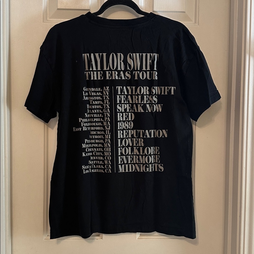 Taylor swift eras tour black medium tee shirt - Picture 3 of 4